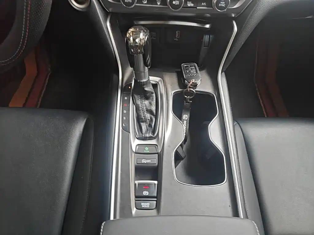 Honda Accord — фото 14