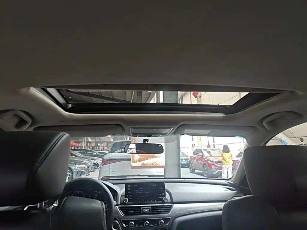 Honda Accord — фото 18