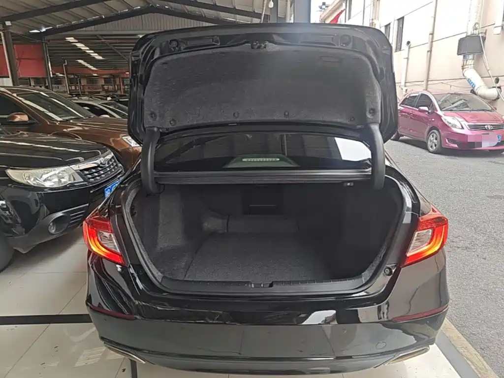 Honda Accord — фото 19