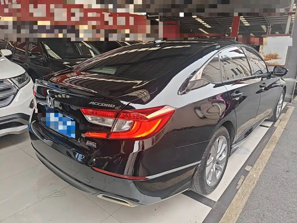 Honda Accord — фото 7
