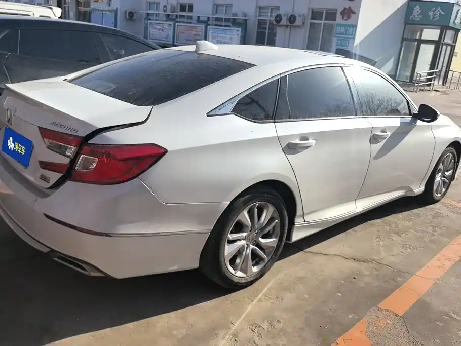 Honda Accord — фото 3