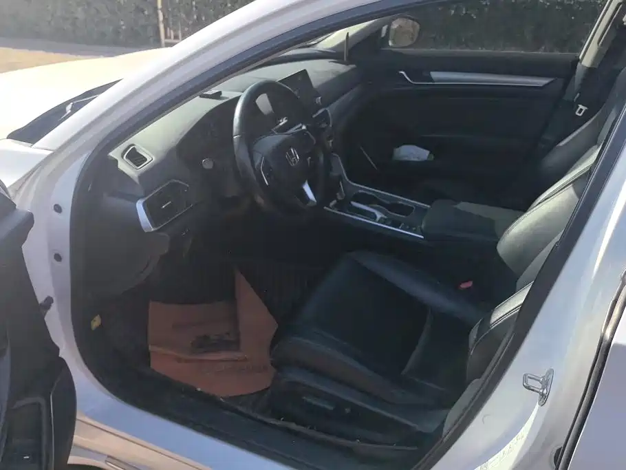Honda Accord — фото 9
