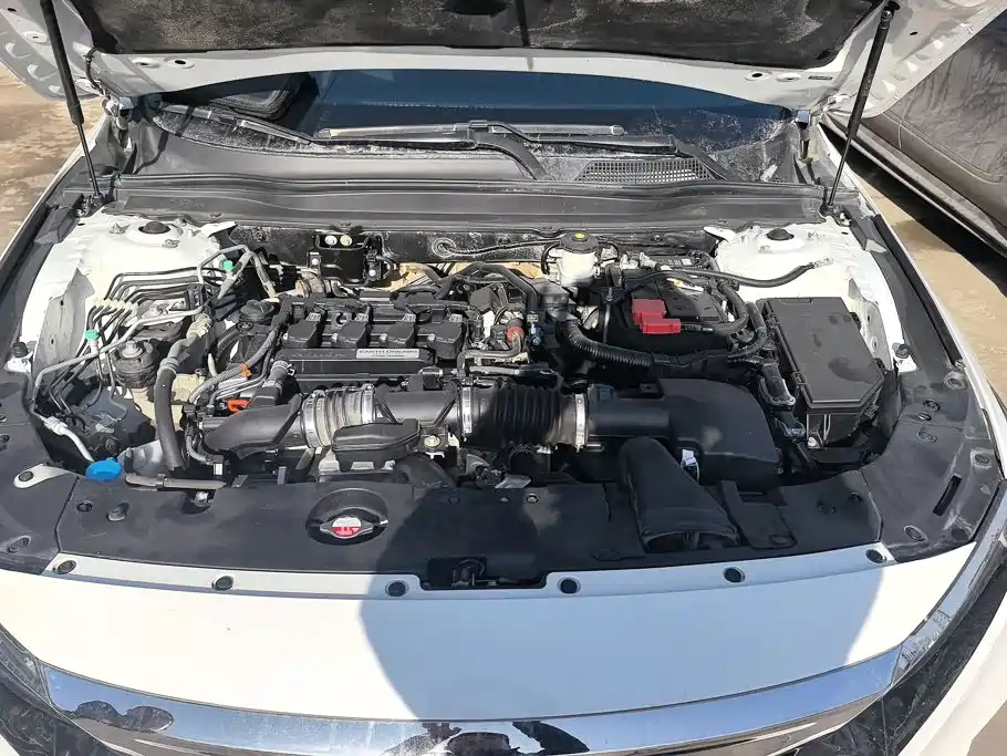 Honda Accord — фото 10