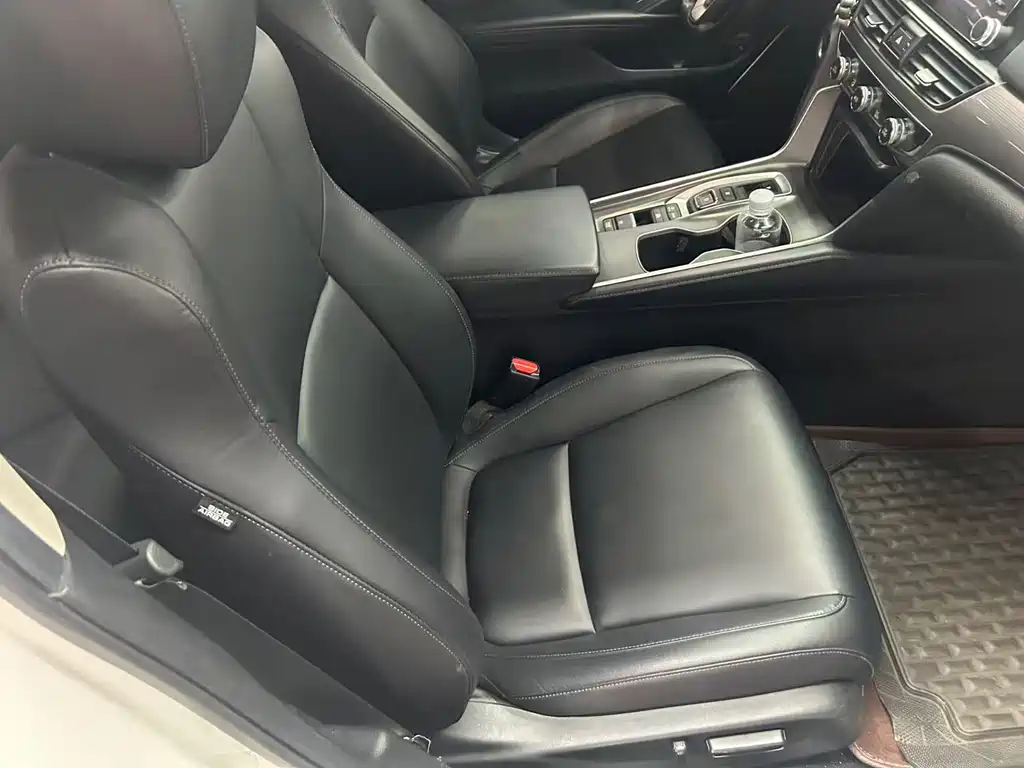 Honda Accord — фото 13