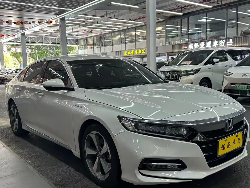 Honda Accord — фото 3