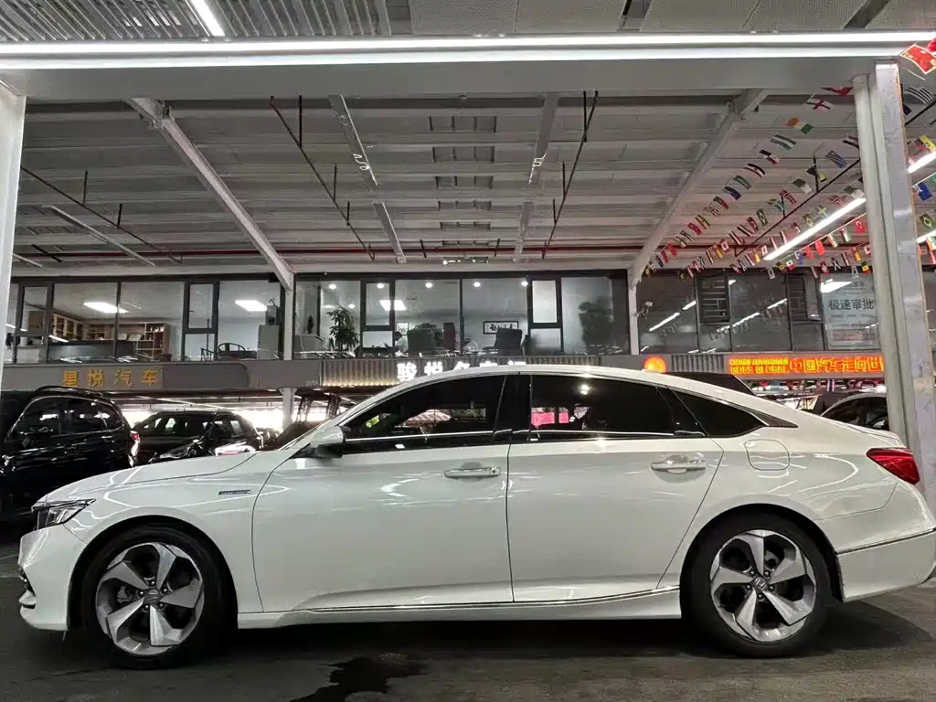 Honda Accord — фото 4