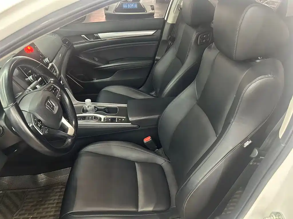 Honda Accord — фото 9