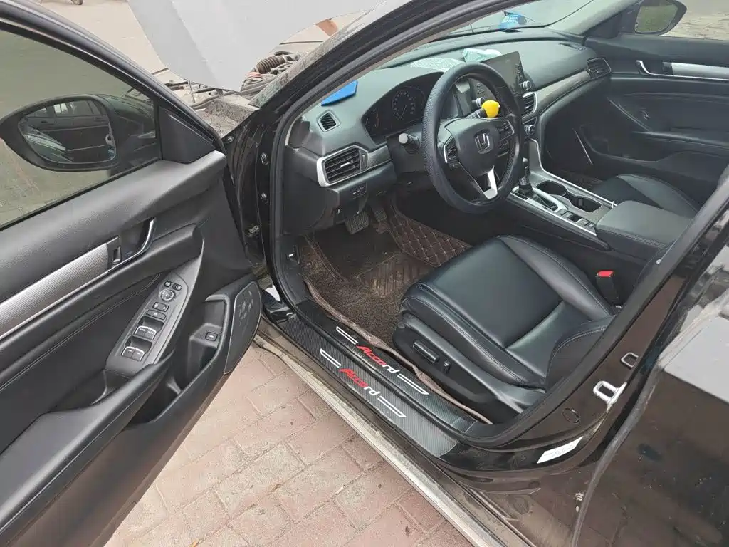 Honda Accord — фото 17