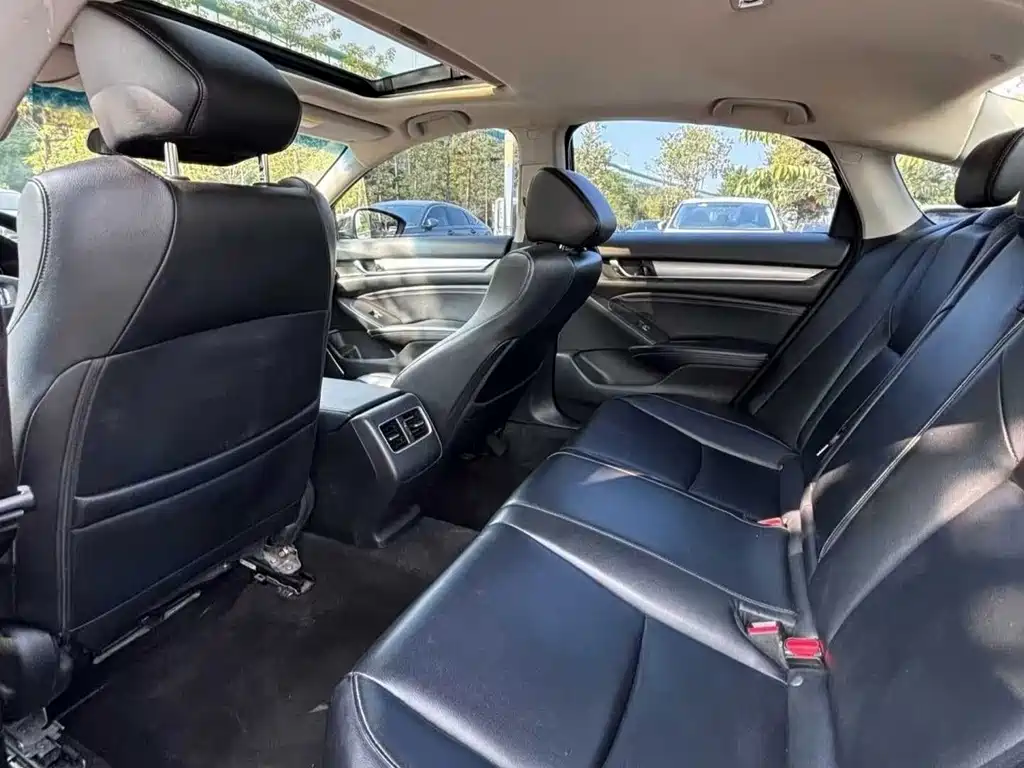 Honda Accord — фото 5