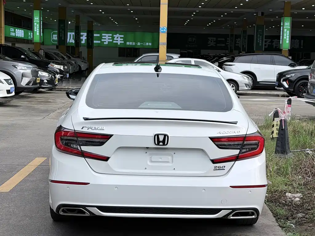 Honda Accord — фото 11