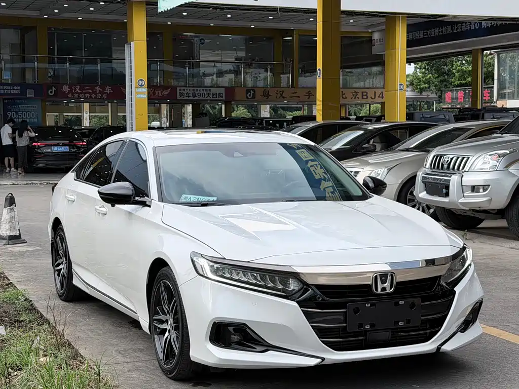 Honda Accord — фото 3
