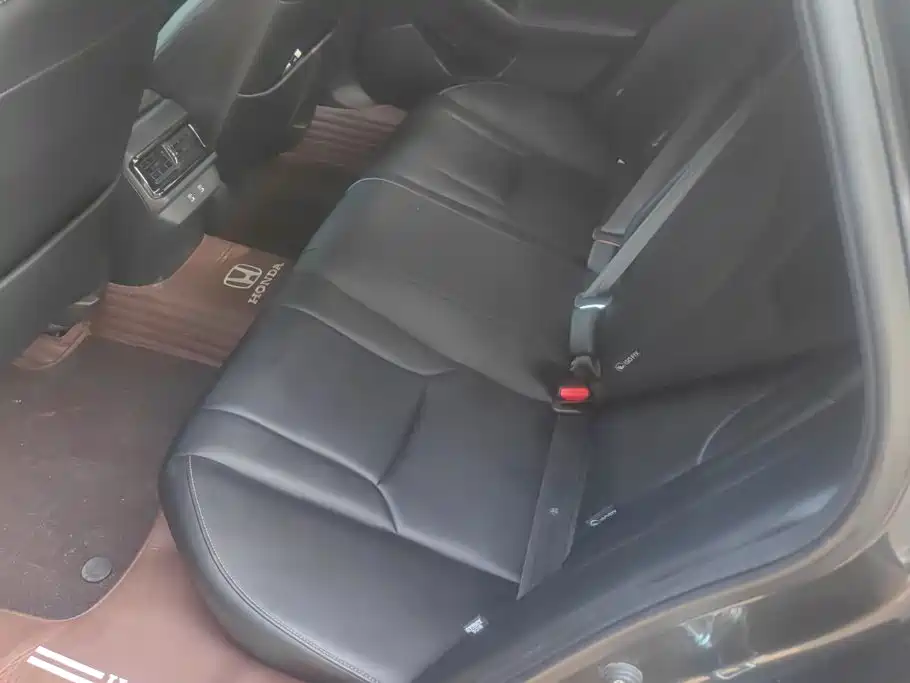 Honda Accord — фото 11