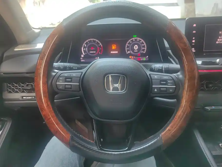 Honda Accord — фото 15