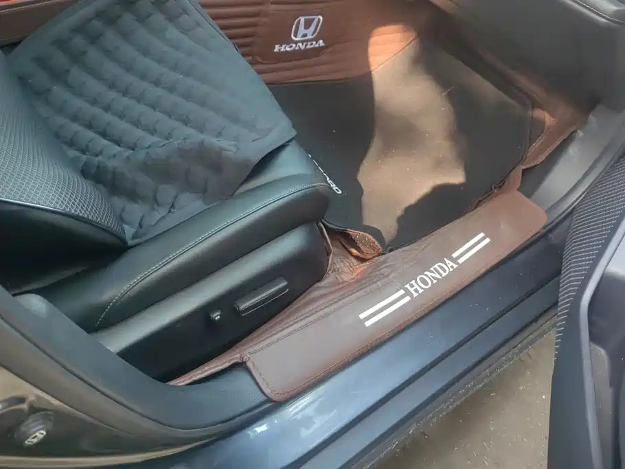 Honda Accord — фото 8