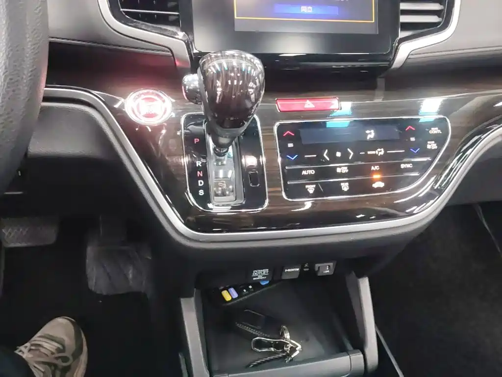Honda Odyssey — фото 14