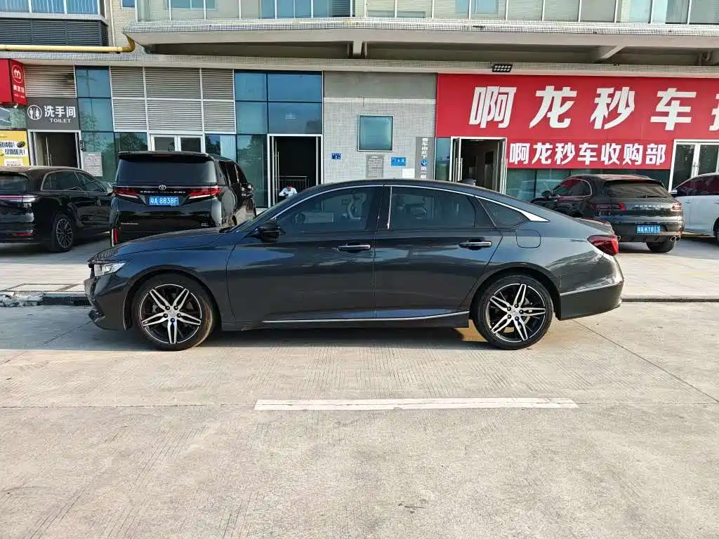 Honda Accord — фото 3