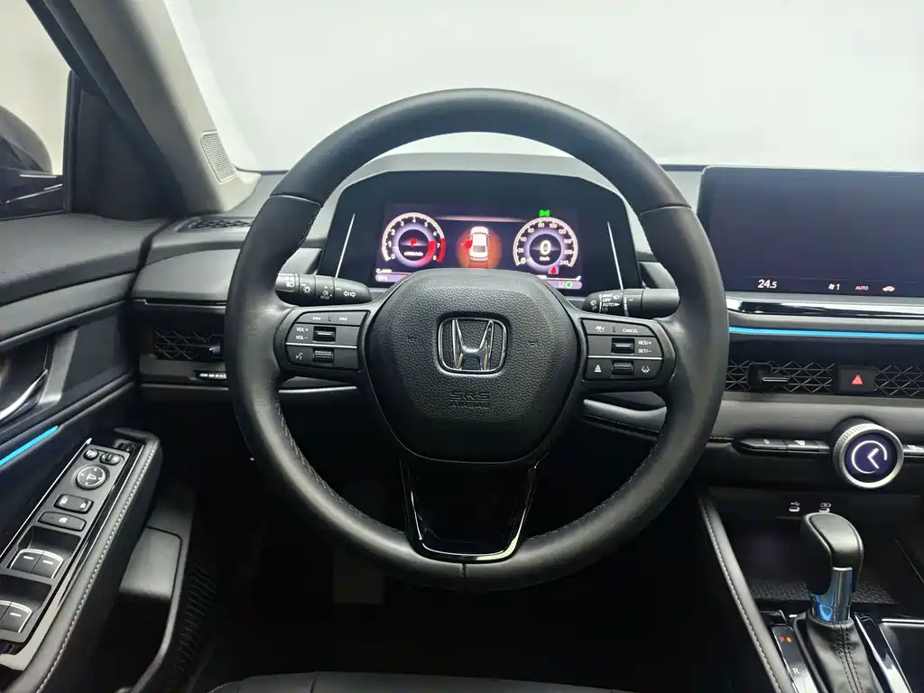 Honda Accord — фото 9