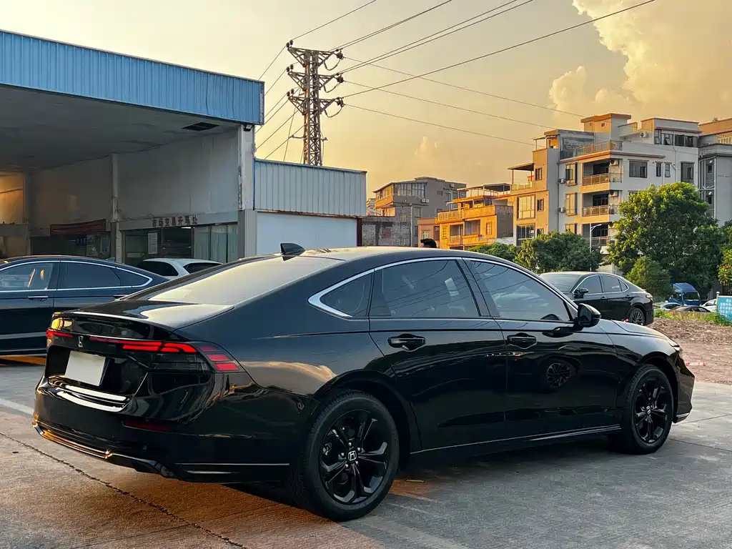 Honda Accord — фото 7