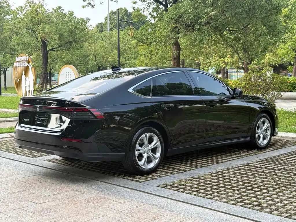 Honda Accord — фото 15