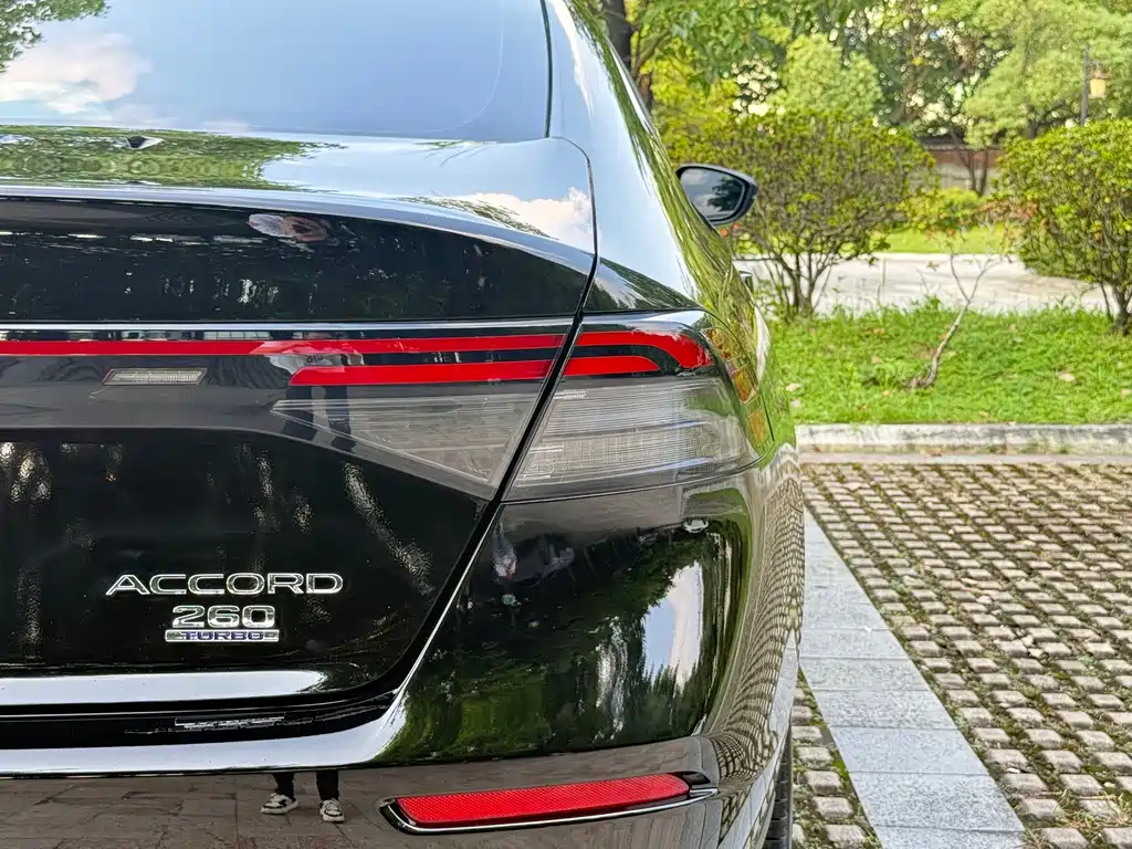 Honda Accord — фото 19