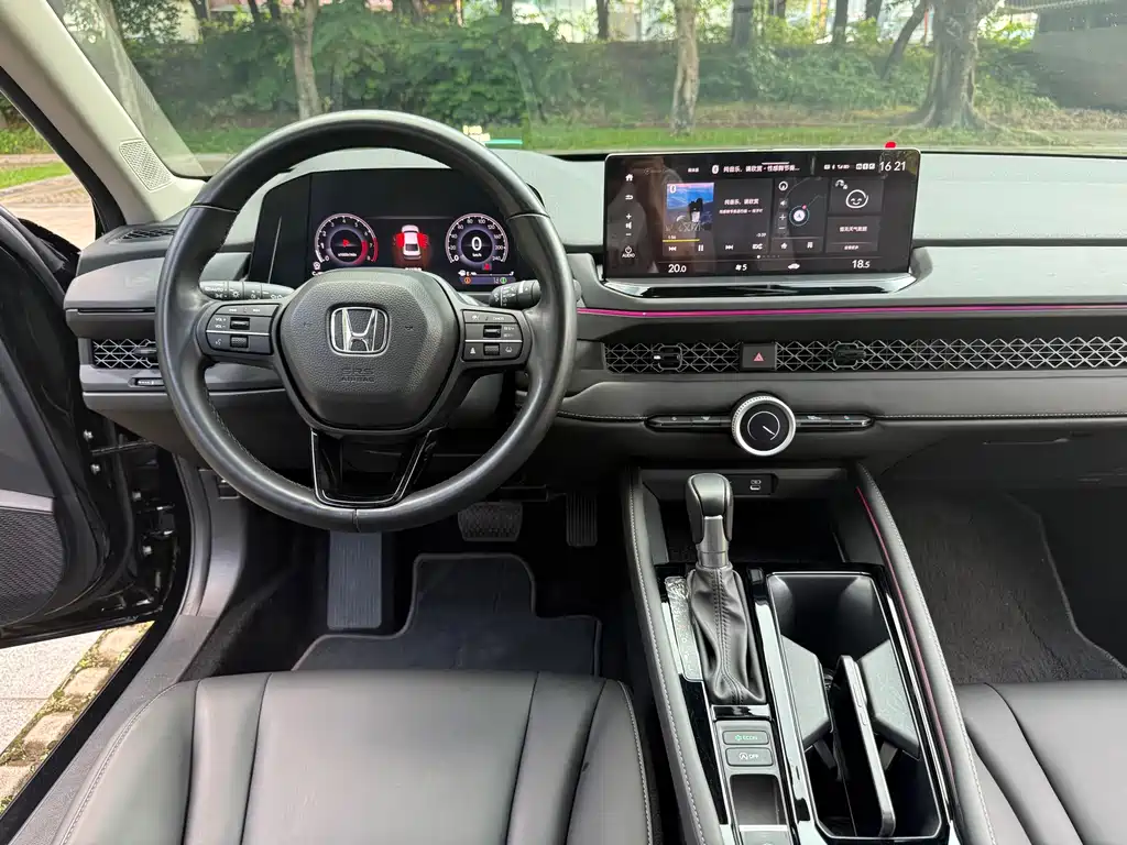 Honda Accord — фото 8