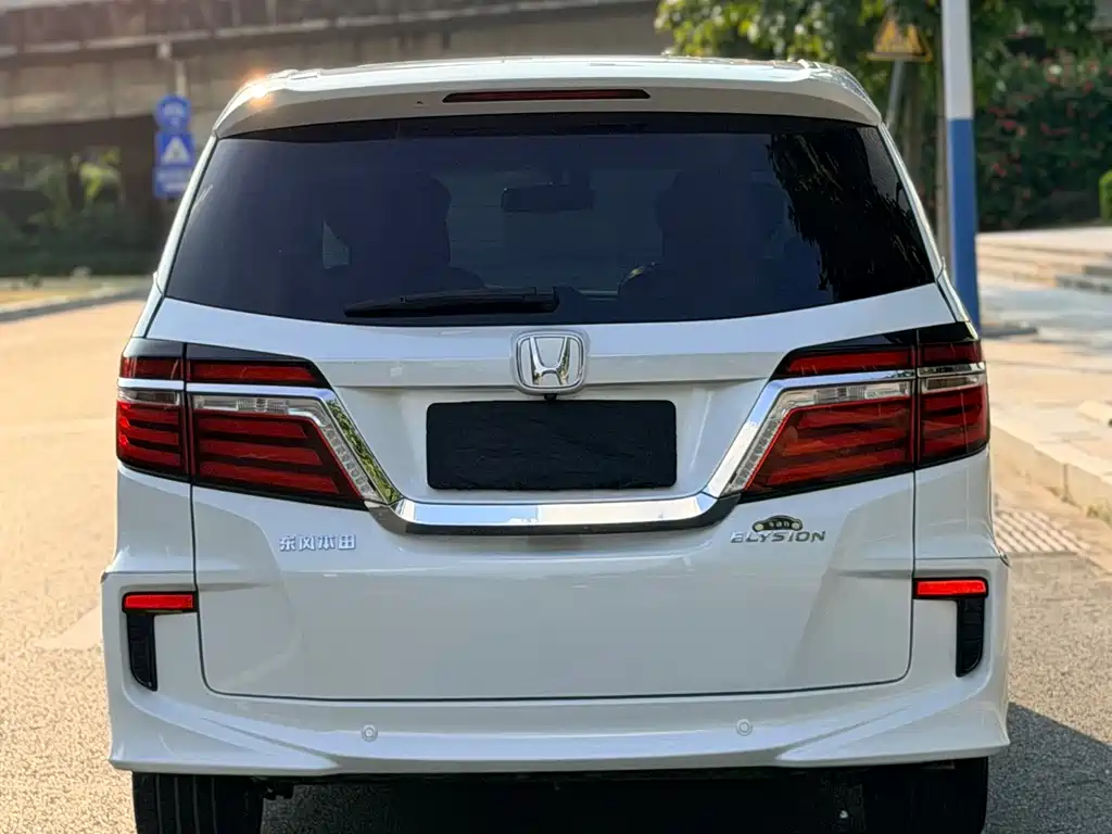 Honda Elysion — фото 18