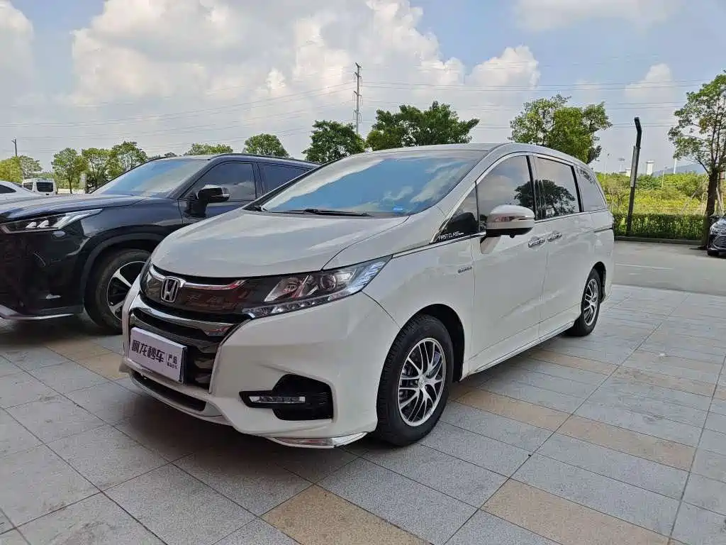Honda Odyssey — фото 1