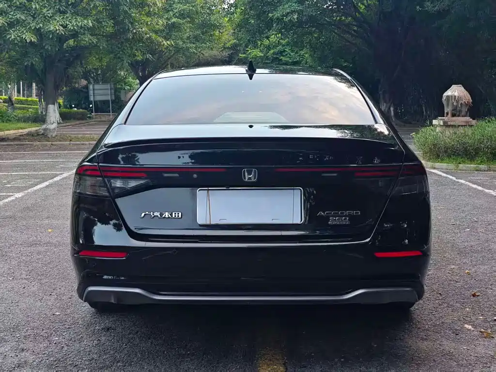 Honda Accord — фото 8