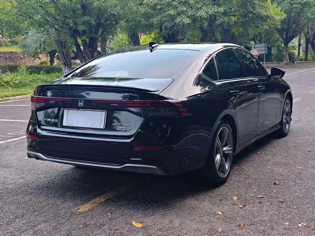Honda Accord — фото 9