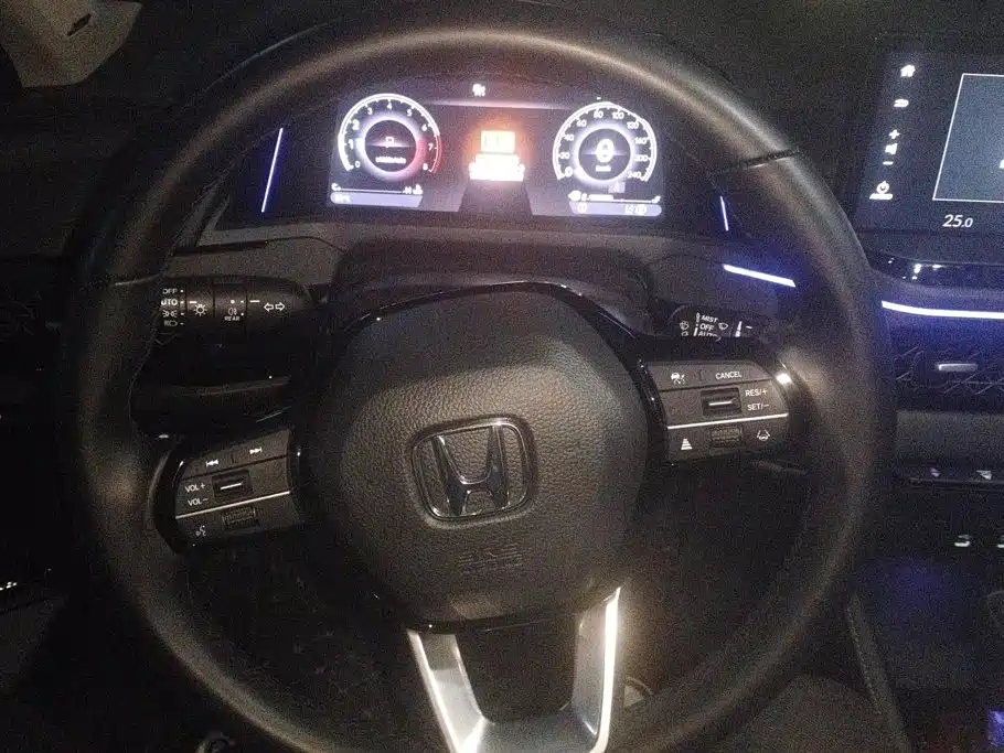 Honda Accord — фото 15