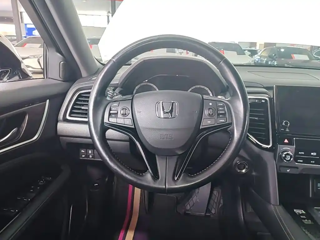 Honda UR-V — фото 11