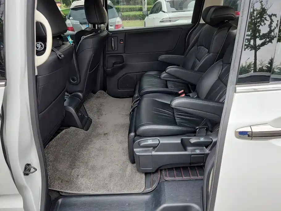 Honda Odyssey — фото 11