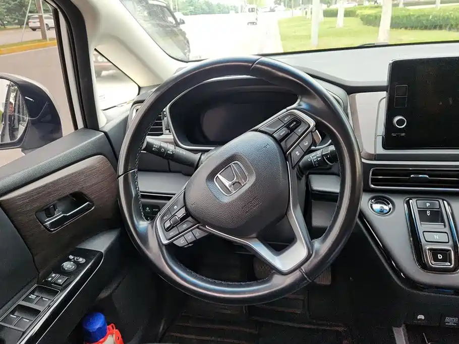 Honda Odyssey — фото 15