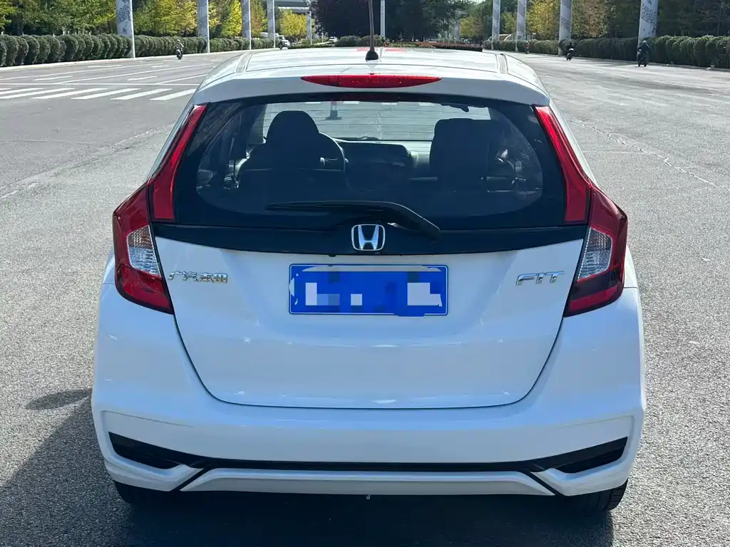 Honda Fit — фото 8