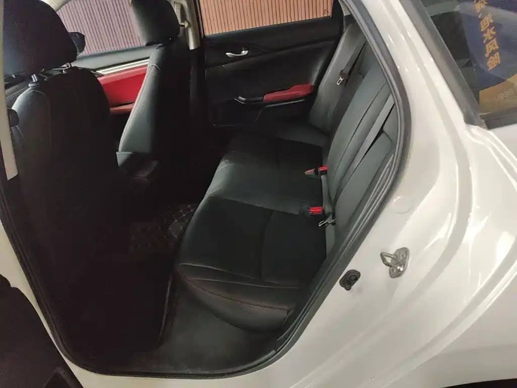 Honda Civic — фото 17