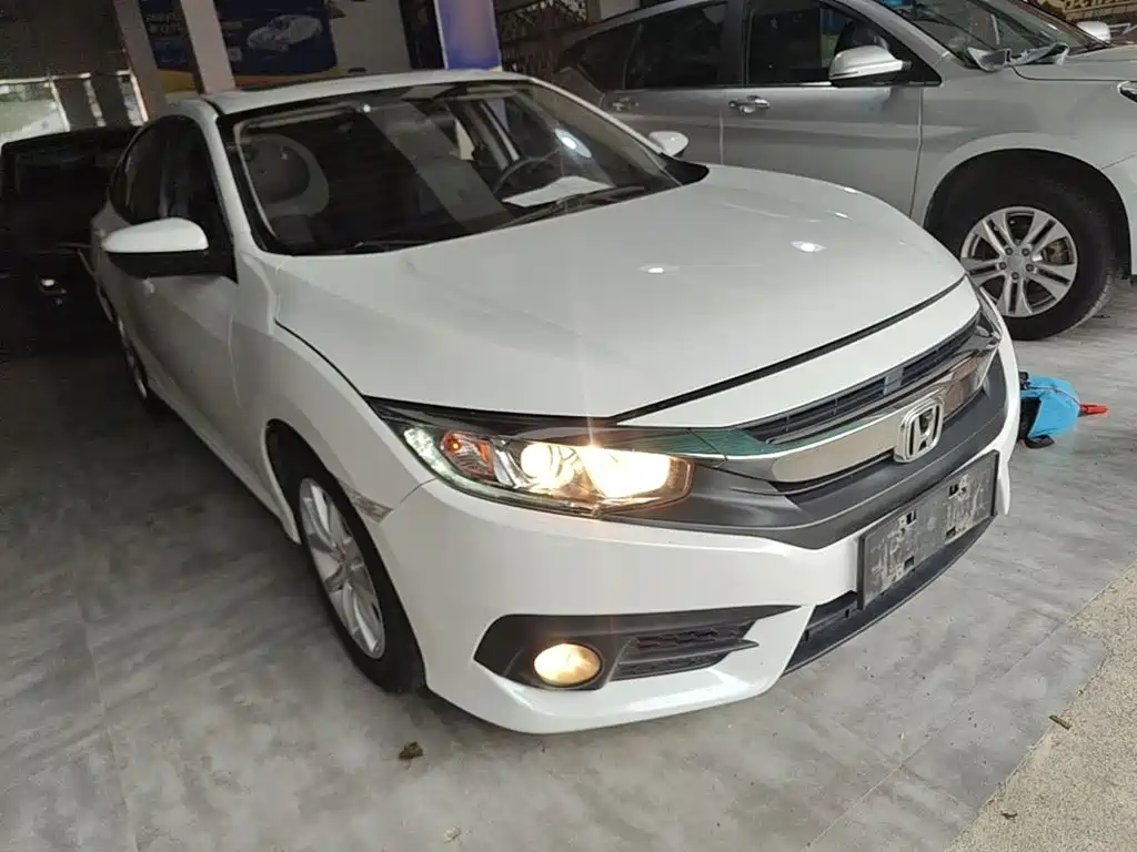 Honda Civic — фото 4