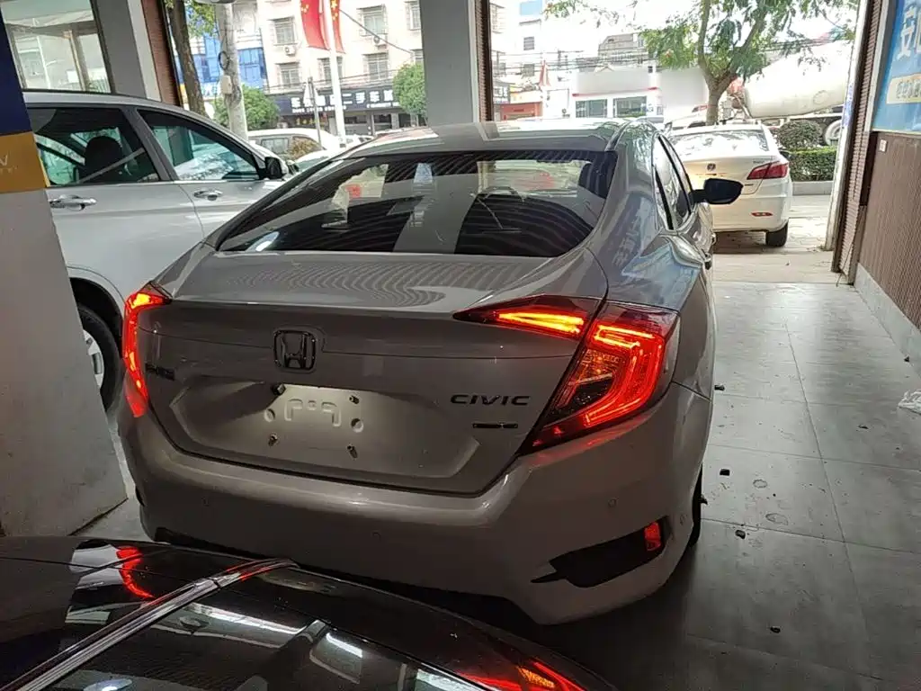 Honda Civic — фото 6