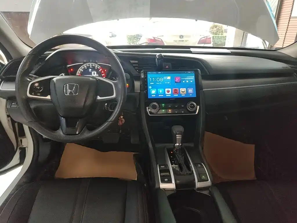 Honda Civic — фото 10