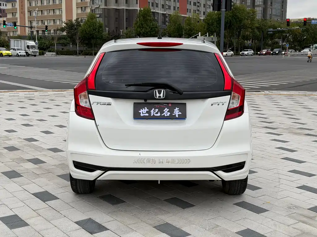Honda Fit — фото 7