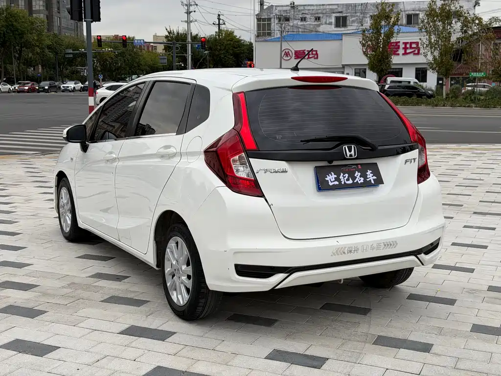 Honda Fit — фото 9