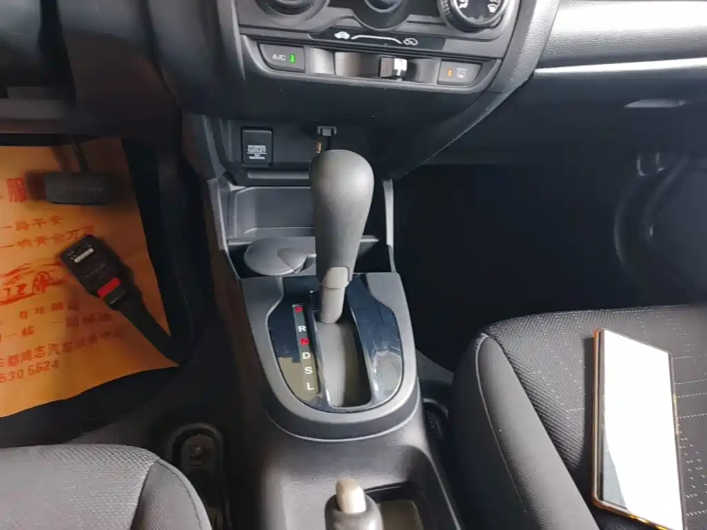 Honda Fit — фото 14