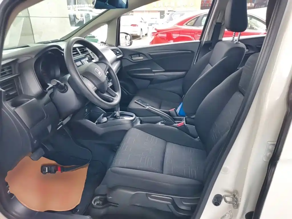 Honda Fit — фото 15