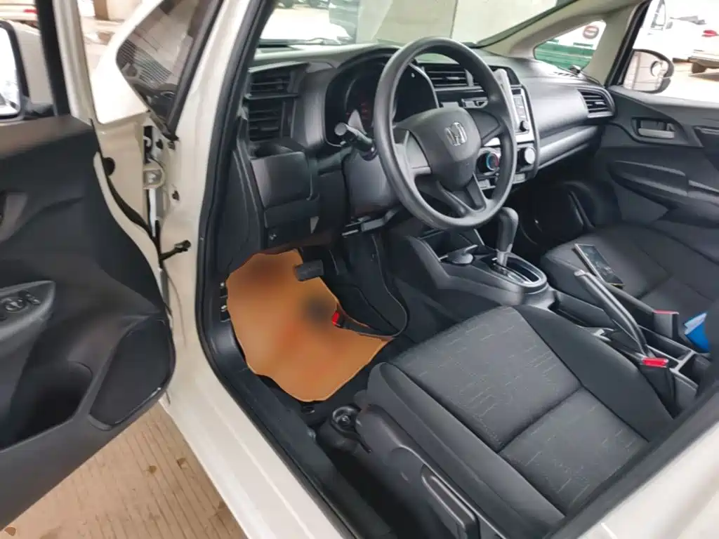 Honda Fit — фото 16