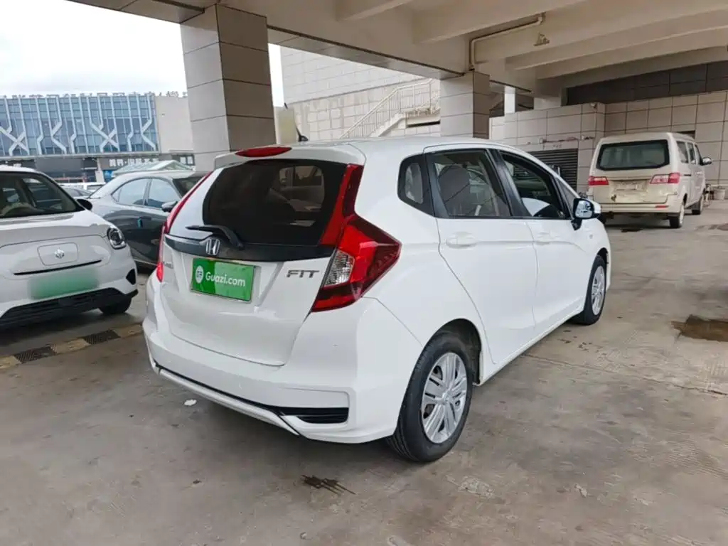 Honda Fit — фото 7