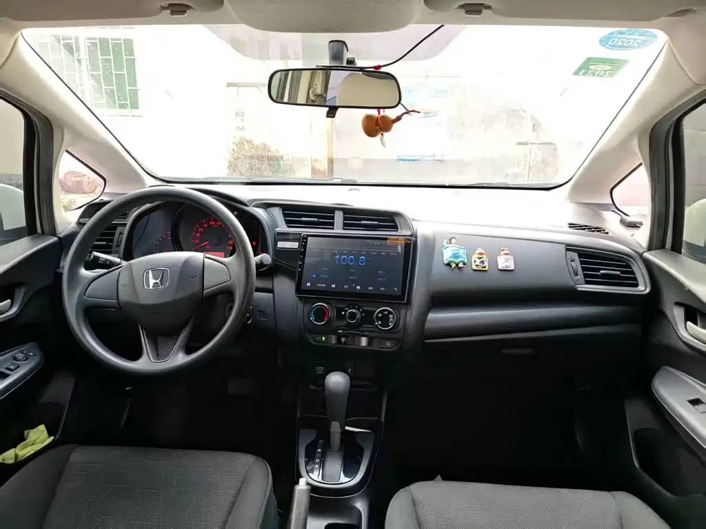 Honda Fit — фото 8
