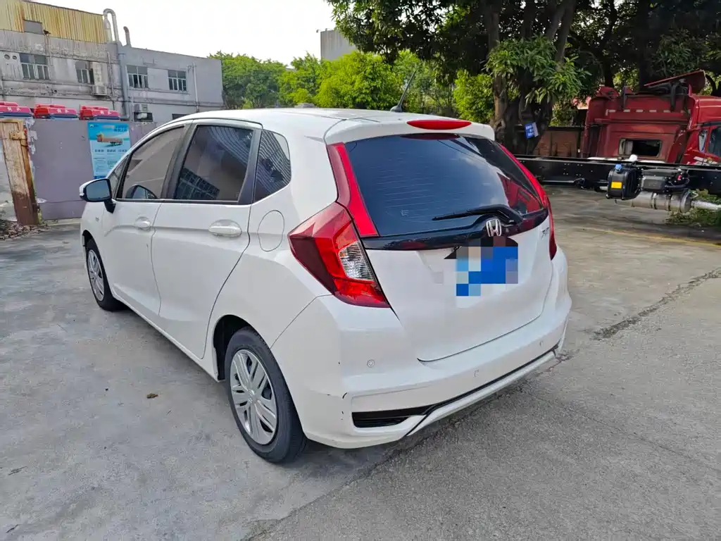Honda Fit — фото 10