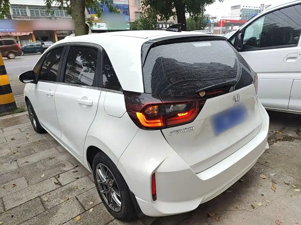 Honda Fit — фото 5