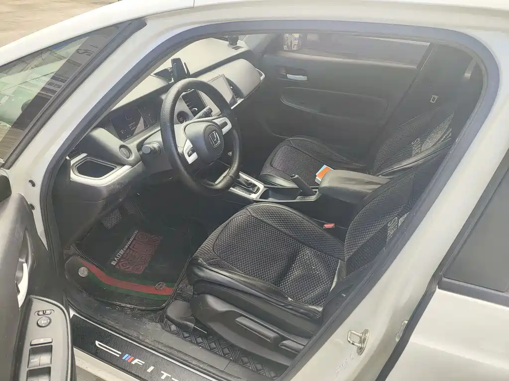 Honda Fit — фото 5