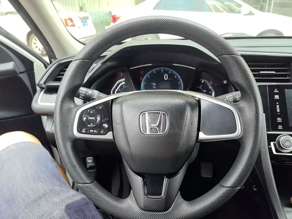 Honda Civic — фото 11