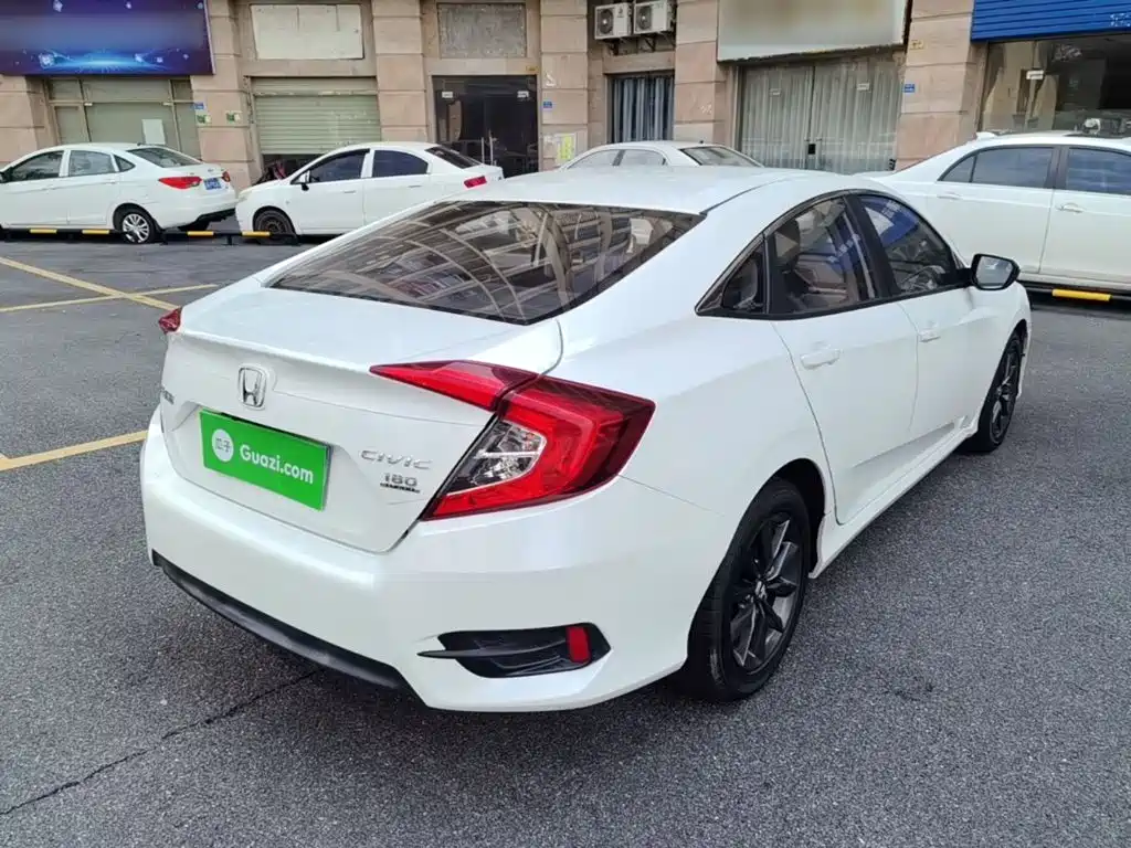Honda Civic — фото 7